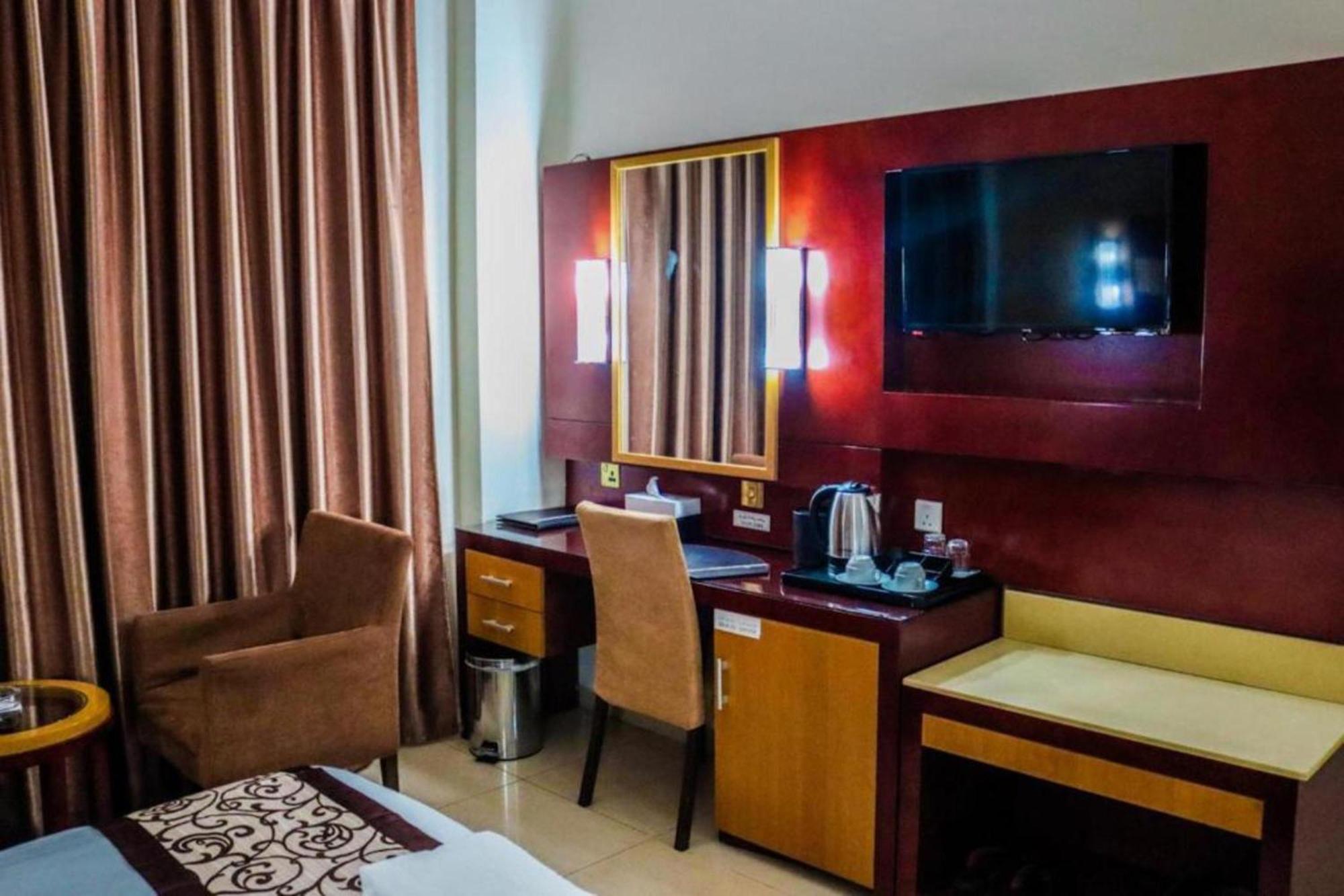 Palette Phoenix Hotel Dubai Eksteriør bilde