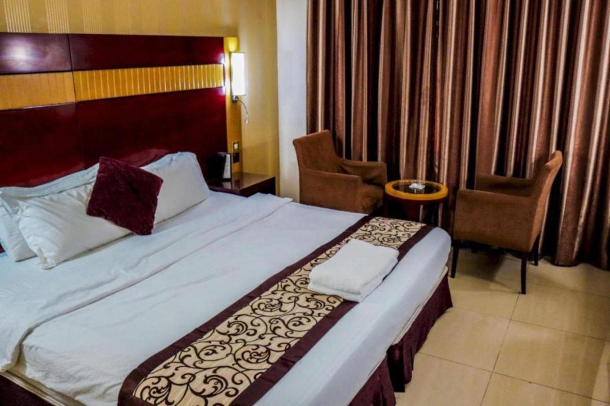 Palette Phoenix Hotel Dubai Eksteriør bilde