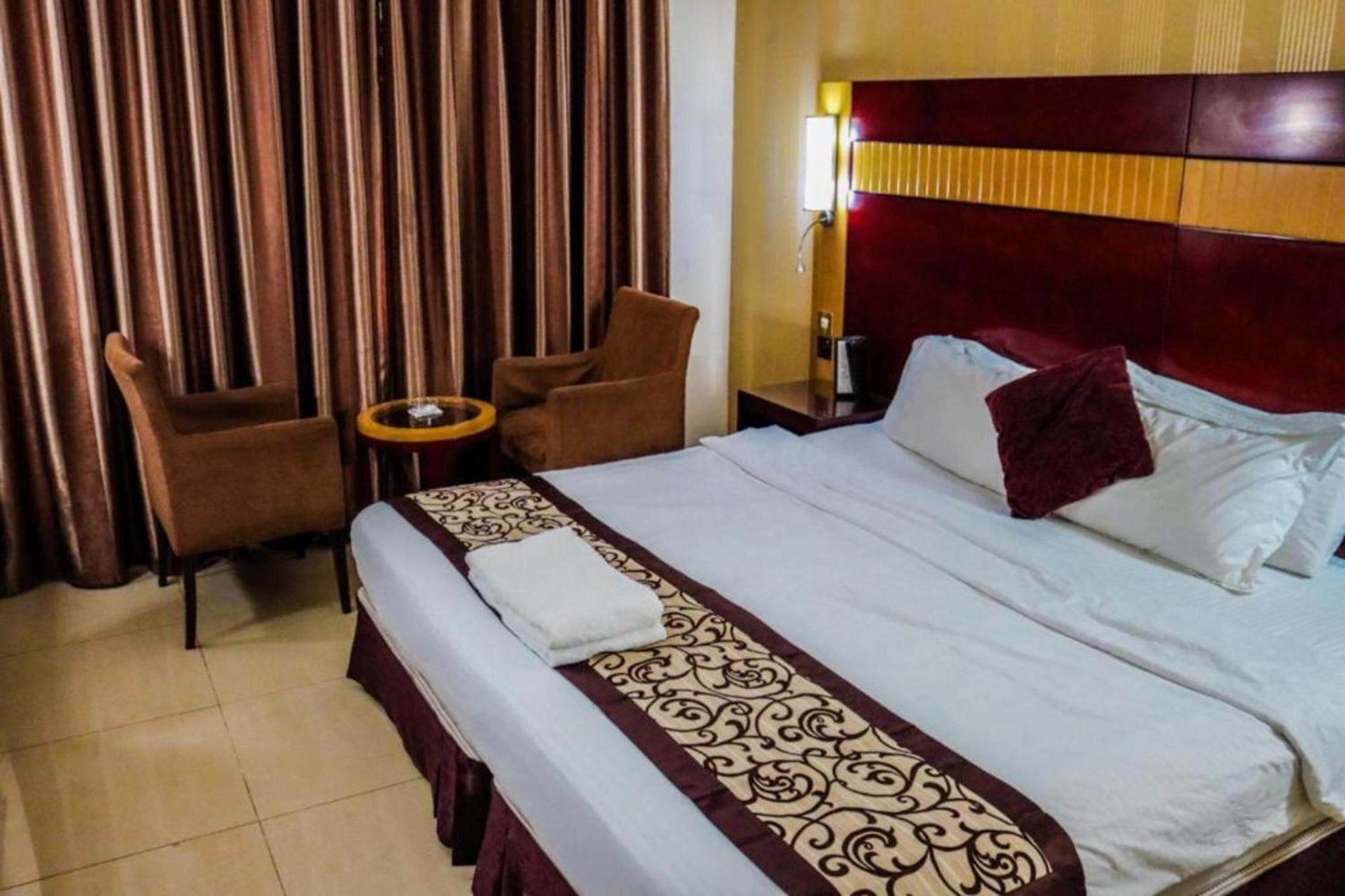 Palette Phoenix Hotel Dubai Eksteriør bilde